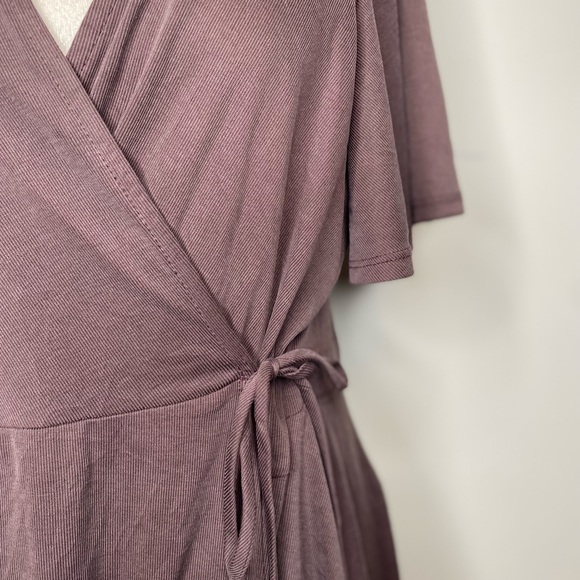 Mod Ref Short Sleeve Wrap Dress Size Large - Picture 9 of 9